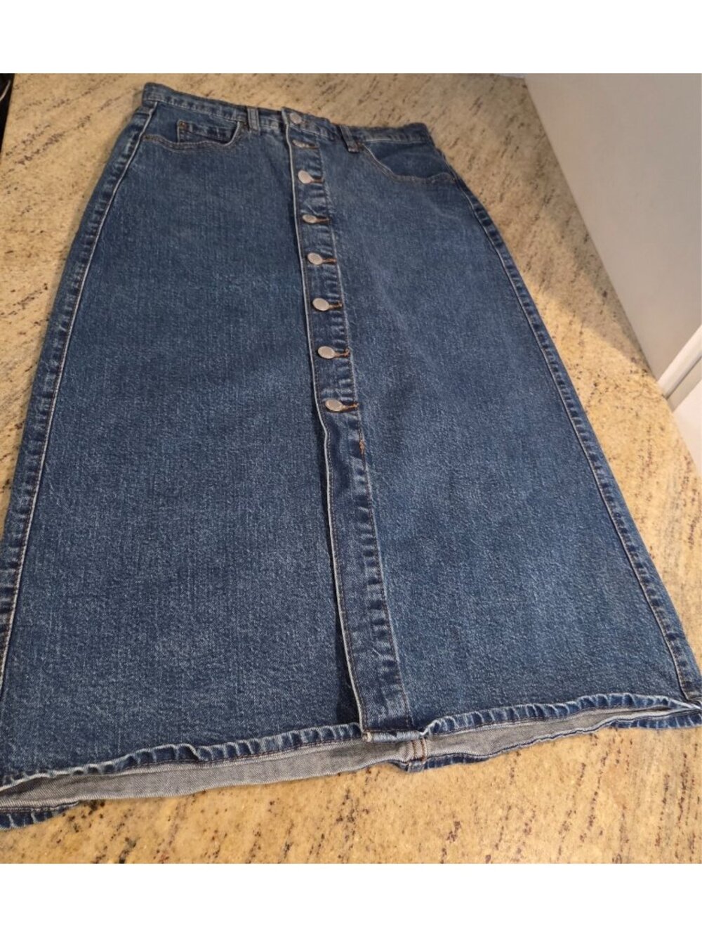 Women's Midi Blue Denim Skirt Size 2 Universal Threads Metal Button Front Slit - Picture 6 of 15